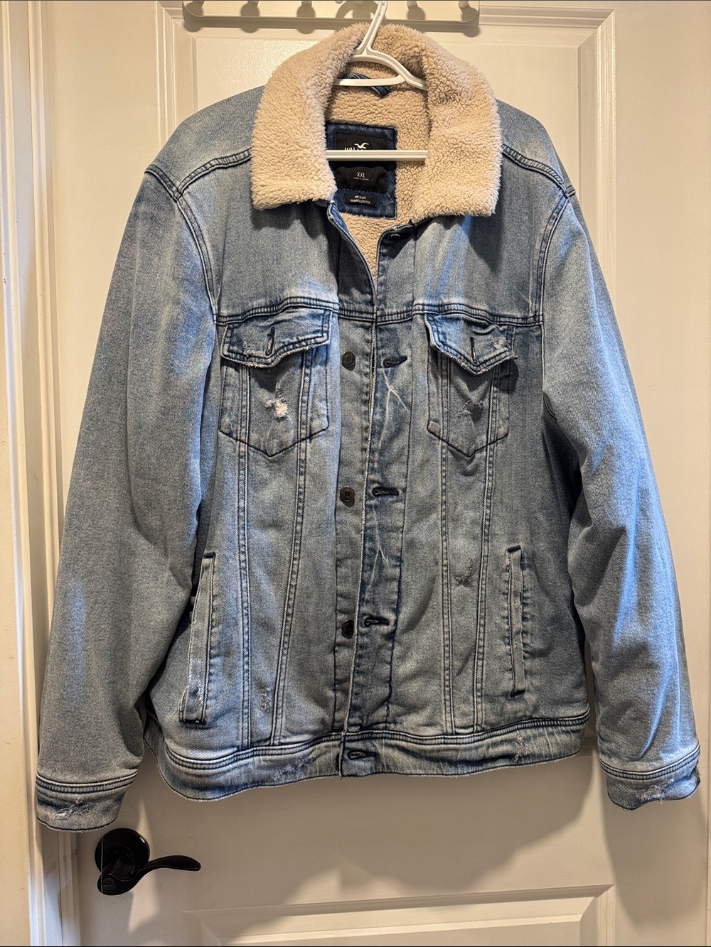 Hollister XXL Men's Light Wash Sherpa Lined Trucker Denim Jacket Distressed